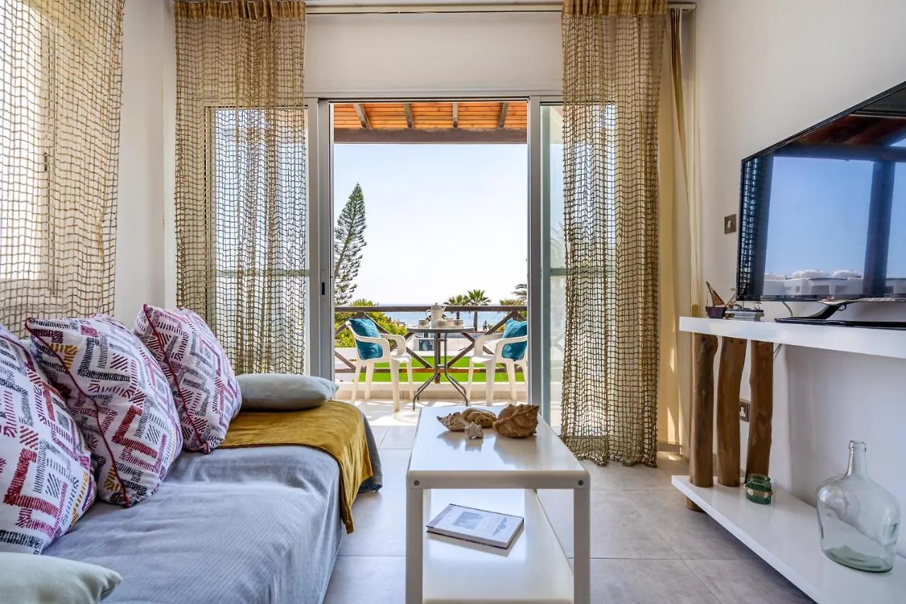Seawaves 1- Bedroom Apartment Near Meneou Beach Larnaca