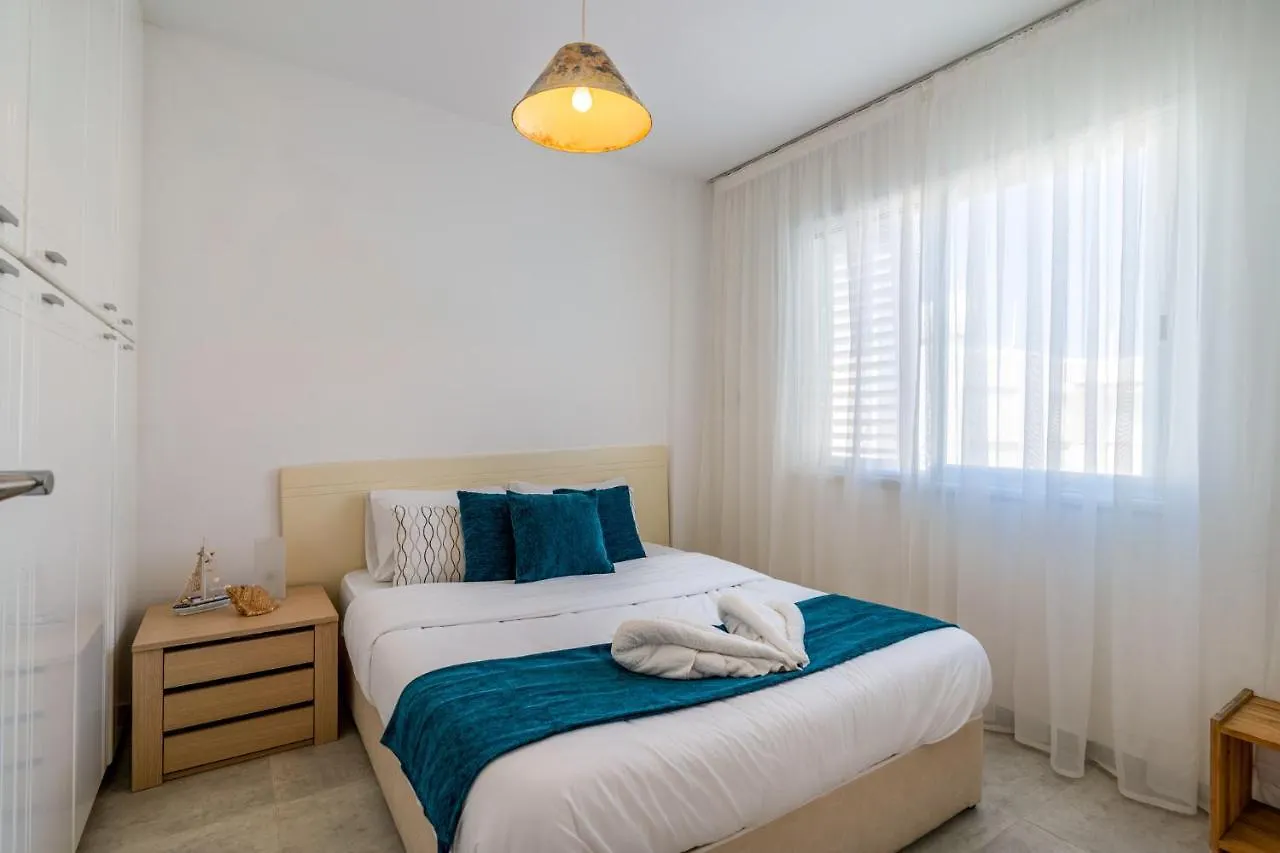 Seawaves 1- Bedroom Apartment Near Meneou Beach Larnaca